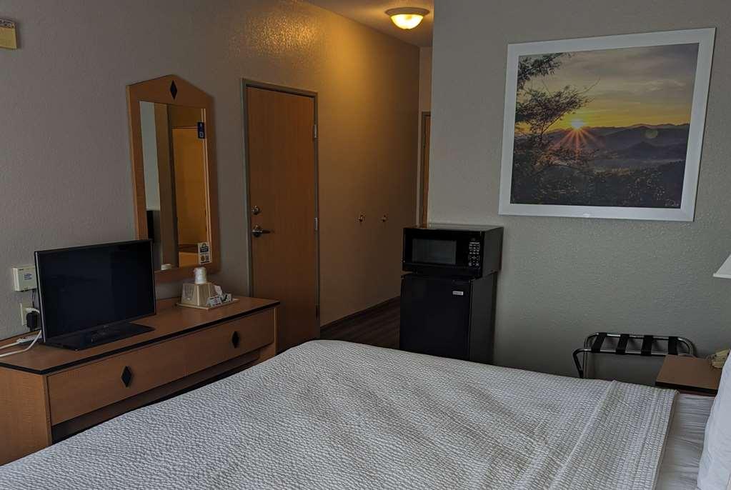 Days Inn & Suites By Wyndham Castle Rock Room photo