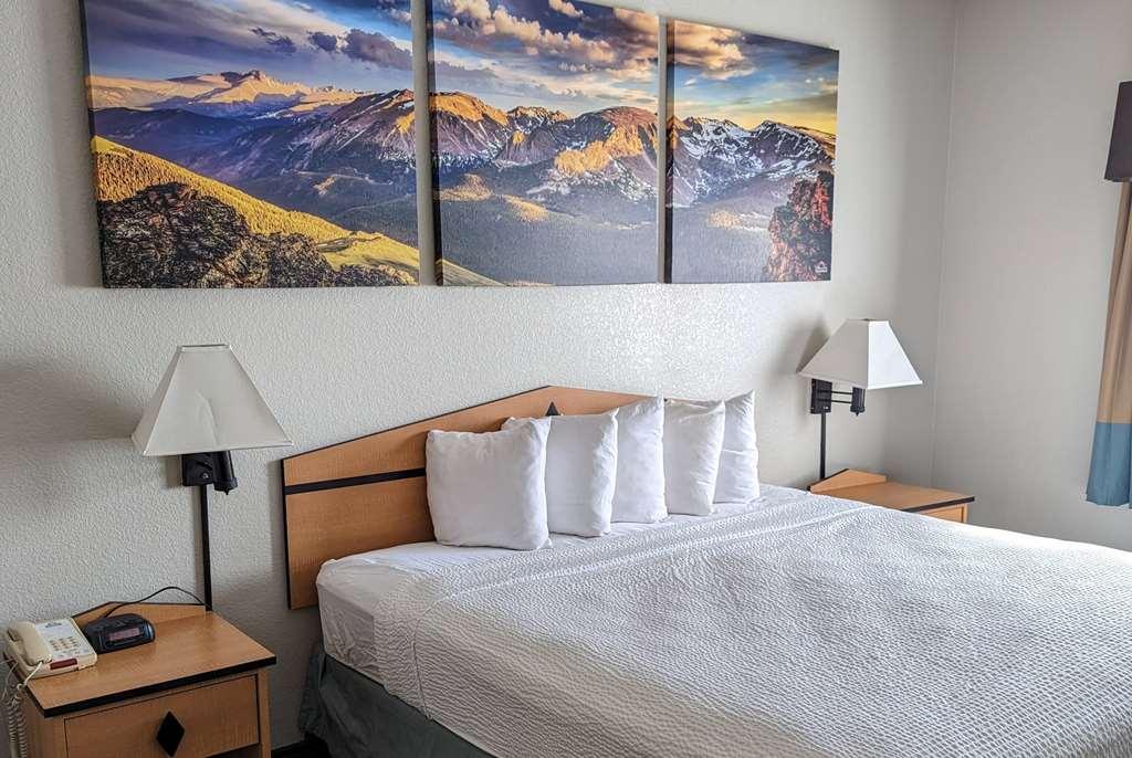 Days Inn & Suites By Wyndham Castle Rock Room photo