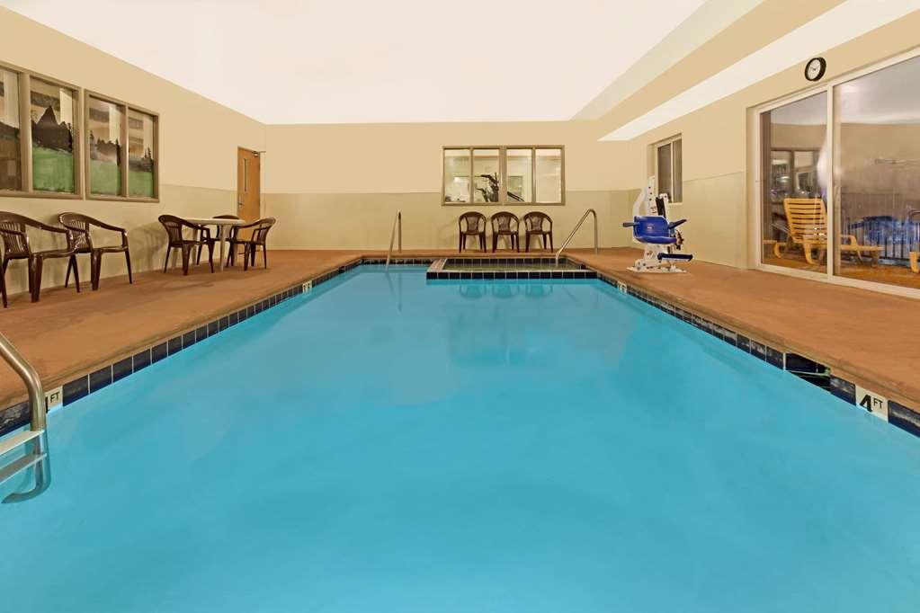 Days Inn & Suites By Wyndham Castle Rock Facilities photo